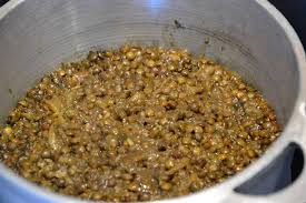 Comédienne de profession, cette passionnée de gourmandises a créé en 2015 la première chaîne « d'humour culinaire » : La Cuisine De Virginie Du 974 Home Facebook