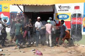 Over 30 displaced foreign shop owners have crammed into a 3 bedroom house in mayfair. Soweto Looting Death Toll Rises As Violence Spreads To Daveyton