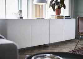 Mooi onderhouden wit kastje, hoogglanzend grijze deurtjes, glas bovenop. Besta Opberger Met Deuren Wit Laxviken Stallarp Wit 120x40x74 Cm Ikea Meubel Ideeen Thuisdecoratie Ikea