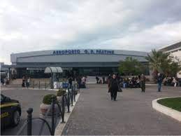 Although it is a smaller airport, it has good connections with rome city center, more specifically with the rome shuttle bus company sit bus provides a regular daily connection between rome ciampino airport and rome termini train station. Aeroportul Ciampino De LangÄƒ Roma Printre Cele Mai Rele Aeroporturi Din Lume