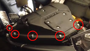 Wann der nächste wechsel bei deinem auto notwendig ist, kannst du dem serviceheft oder handbuch entnehmen. Luftfilter Wechseln Yamaha R1 Rn22 Wartungsanleitung Online