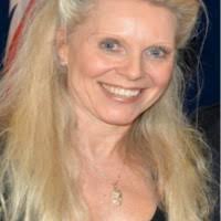 80+ perfiles de «Mcmichael»