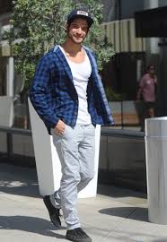 Tyler posey ретвитнул(а) five north. Pin On Tyler Posey