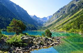 Et si vous tentiez la plus célèbre des grandes randonnées françaises ! Les Plus Belles Randonnees Vers Des Lacs De Montagne Magazine Avantages