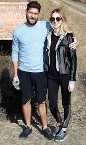 The Cute Hiking Outfits Celebrities Wear Hiking Outfit Cute Hiking Outfit Hiking Outfit Men