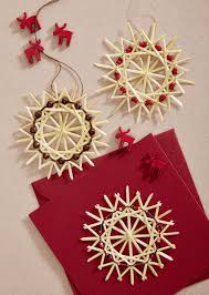 Es findet hauptsächlich in der weihnachtszeit anwendung. Wunderschone Strohsterne 9783838835822 Amazon Com Books