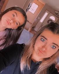 Lilly Foster's Instagram, Twitter & Facebook