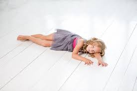 It is sometimes called supta garbhasana (reclining embryo pose). Besser Als Schlaf Yoga Nidra Yoga Aktiv Erleben