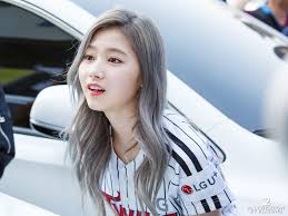 Twice sana wallpaper is a 1920x1080 hd wallpaper picture for your desktop, tablet or smartphone. 10 Times Sana Changed Her Hair Color Since Debut Koreaboo
