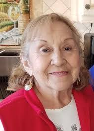 Esther Apodaca's Instagram, Twitter & Facebook