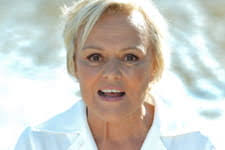 Catherine Muriel's Instagram, Twitter & Facebook