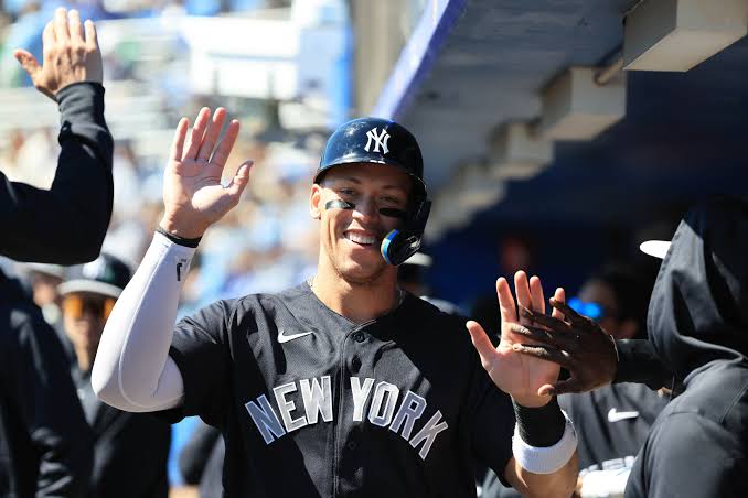 Aaron Judge baseball card sells for modern-day record $5.2M | Reuters