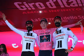 #giro | noticias, etapas, clasificaciones, recorridos y todo sobre los escarabajos colombianos en el giro de italia 2020. Funf Diskussionspunkte Aus Der 21 Etappe Des Giro D Italia 2020 Swiss Cycles