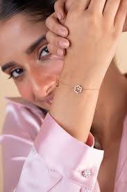 18kt Gold and Diamond Bracelets for women