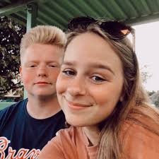 Kylie Fox (@kylie_erinn)