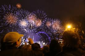 London fireworks on new year's day 2019. London New Year S Eve Fireworks 2019 Where To Find Tickets 31st Dec 1st Jan 2022 London Cheapo