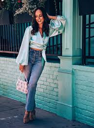 Flattering Wrap Tops For Summer 2020 Sydne Style Flattering Fashion Top Outfits Pastel Outfit