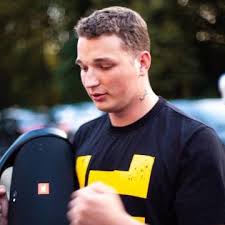 За основу своего прозвища юный блогер взял свое настоящее. Edward Bil Kogda Zemlya Uhodit Iz Pod Nog Tekst Pesni Edvard Bil