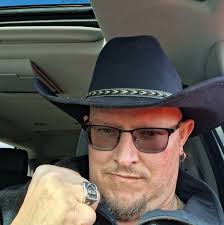 SHIPT USERS BEWARE! This past weekend my wife ordered from Mason Meijer  using shipt. Our order was delivered by an elder man and a young girl in a  silver Jeep. My wife