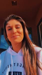 Jennifer Eyre's Instagram, Twitter & Facebook