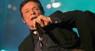 Considered by many to be one of the greatest italian pop (musica leggera) singers of all time. Massimo Ranieri Torna In Tv Con Oggi E Un Altro Giorno