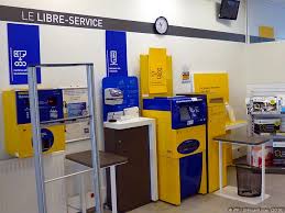 Le souscripteur est le représentant légal de l'enfant et décide jusqu'à quel montant son ado peut payer et retirer avec sa carte : La Banque Postale Et L Encaissement Des Cheques En 2016 A J 1 Et Des Broutilles Grincant