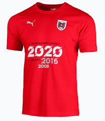 Find alt om em 2020 her. Puma Herren Osterreich Qualifier Shirt Mia San Dabei Fur Herren Mit Einem Klaren Ziel Em 2020 Wir Kommen Fussball Em 2020