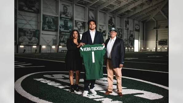 Photos | See QB Zach Wilson and OL Alijah Vera-Tucker Visiting 1 Jets Drive  for the First Time