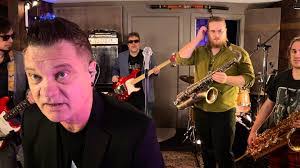 Andy Seymour's Instagram, Twitter & Facebook