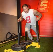 What better way to express your joy than by slamming your palm at mach speed into your buddy's? Der Neue Trend Heisst Hardcore Billig Fitness Welt