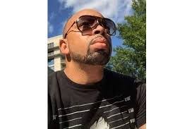 Lonnie Bender's Instagram, Twitter & Facebook