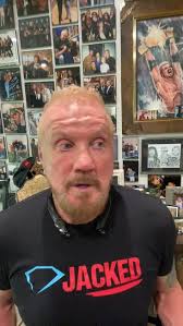 Tilaa personoitu videoviesti kyvyltä Diamond Dallas Page AKA DDP