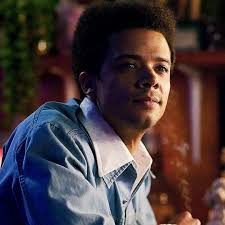 De todos los "encuentros casuales" de Louis en la serie, este fue mi  favorito: : r/InterviewVampire