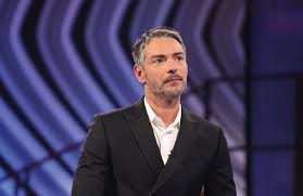 Aquele que é destacado nas redes sociais como um dos momentos de maior tensão do programa é precisamente a. Saude E Paz Claudio Ramos Fala Sobre A Frase Com Que Se Despedia No Big Brother