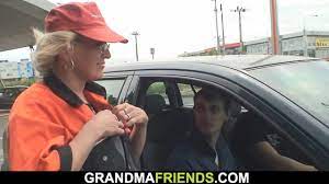 Working mature woman swallows two cocks for money - XNXX.COM