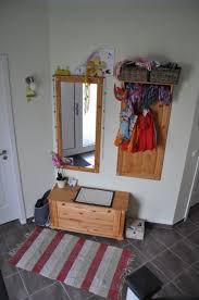 Nicht nur muss der fußboden im flur besonderen belastungen standhalten, sondern auch schmutz und verklebungen gegenüber unempfindlich sein. Flur Eingangsbereich Gestalten Ideen Fur Die Eingangs Gestaltung Hausbau Blog