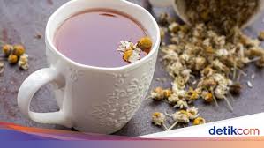 11 manfaat kesehatan teh chamomile, baik untuk jantung hingga atasi wasir teh chamomile adalah jenis teh populer yang mengandung antioksidan dan berkhasiat bagi tubuh. Minum Teh Chamomile Bisa Bikin Tidur Nyenyak Dan Cegah Kanker