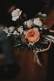 Der hochzeitstag ist bekanntlich der schönste tag im leben einer frau. Was Kostet Eine Hochzeit Iv Brautstrauss Und Floristik