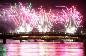 Die polizei hat am dienstag einen unter cannabiseinfluss stehenden autofahrer aus dem verkehr gezogen. Seenachtfest Am Bodensee In Konstanz Knallt Es 2020 Doch Mit Feuerwerk Baden Wurttemberg Stuttgarter Zeitung