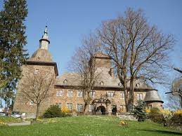 Alle (836) hotels (82) attraktionen (12) wahrzeichen (6) restaurants / essen (20) andere (562). Burg Schnellenberg Attendorn Burg Schnellenberg Attendorn Hotel Burg Schnellenberg Attendorn