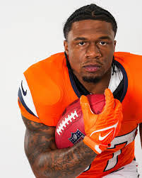 Renee Quinlan's Instagram, Twitter & Facebook