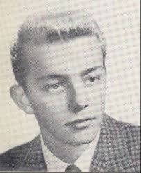 Robert Simas's Instagram, Twitter & Facebook