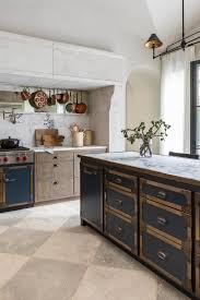 13 Effective Ways To Make Your Kitchen Feel More Luxurious In 2020 Vogue Living Kitchen Design European Style Homes