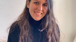 🎬 #SeccióOficial DOCUMENTAL ▷ PIEDS-NOIRS DIRECCIÓ: Priscilla Rubio 12 min  Ningú sap què significa Pieds-noirs, hi ha una infinitat de suposicions  sobre el seu significat. La traducció literal és peus negres. No