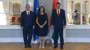 Novák katalin és férje, istván három gyermeket nevel: Index Belfold Novak Katalin Egy Csaladvedelmi Akciohos