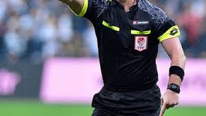 Galatasaray fenerbahçe maçının ardından saha içinde fırat aydınus'a sitem eden fatih terim. Son Dakika Galatasaray Kasimpasa Macinin Var I Firat Aydinus Oldu Fotomac