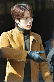 ⠀ i finished the negotiation shoot well. On The Set Crash Landing On You Aktor Korea Aktor Korea