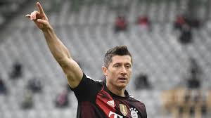 Die besten fünferpacks der welt lewandowski 5 tore in 9 minuten wolfsburg musik fünf tore in neun minuten! Fussball Bundesliga Lewandowski Stellt 40 Tore Rekord Ein Tagesschau De