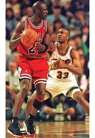 Michael Jordan Game Worn Bred 11 Sells For Insane Price Theshoegame Com Sneakers Amp Inf Michael Jordan Michael Jordan Basketball Michael Jordan Pictures