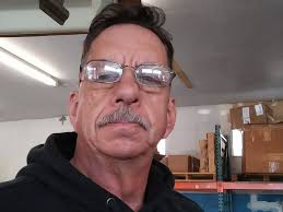 Ernie Stratton's Instagram, Twitter & Facebook